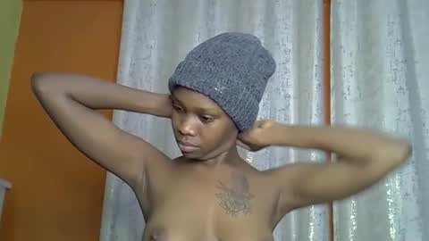 Snapshot of fine_queen12 chatting on 03.28.26 fine_queen12 online show from 03.28.26