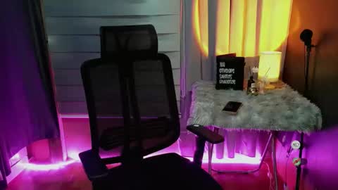 finestgodes_aki online show from 02.08.26