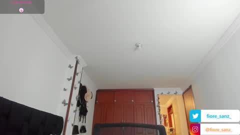 Snapshot of fiore_sanz chatting on 02.14.25 online show from 02.14.25