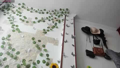 Snapshot of fiore_sanz chatting on 09.15.25 online show from 09.15.25