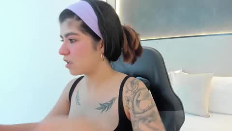 F I O R E L L A  online show from 12.17.25