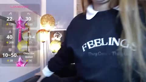 Snapshot of fiorellaa_delsd chatting on 10.21.25 Fiorellaa online show from 10.21.25