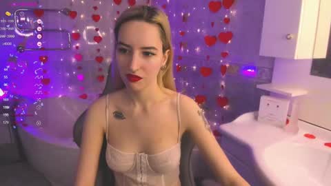Snapshot of fire_moth chatting on 02.11.25 Bellatrix online show from 02.11.25