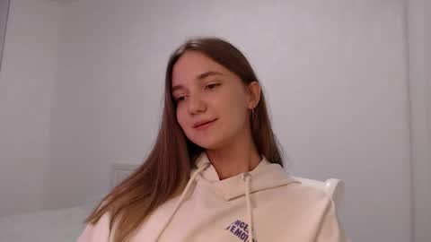 Snapshot of fireflies_fly_ chatting on 09.14.25 fireflies_fly_ online show from 09.14.25