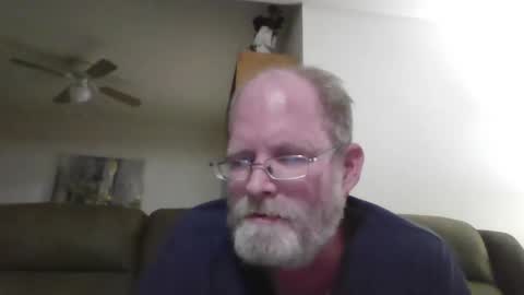 Snapshot of fishingaroundforanything chatting on 01.10.26 Hercomeonmyface online show from 01.10.26