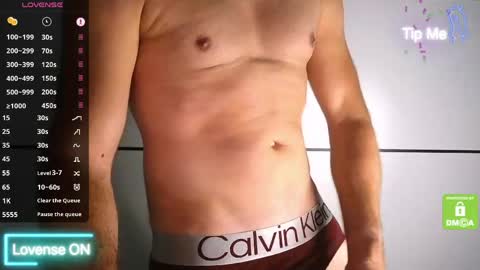 Snapshot of fitguy_84 chatting on 05.11.26 fitguy_84 online show from 05.11.26