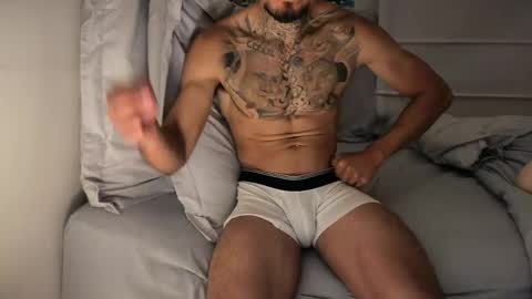 Snapshot of fitjacques chatting on 05.15.26 fitjacques online show from 05.15.26