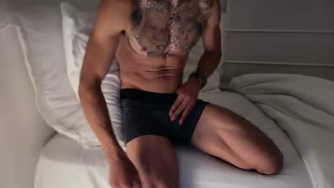 Snapshot of fitjacques chatting on 06.24.26 fitjacques online show from 06.24.26
