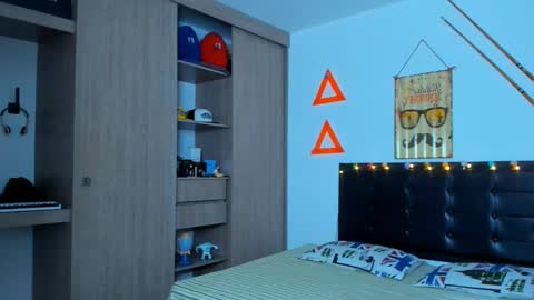 Elias Valencia online show from 02.15.25