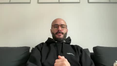 Snapshot of fla85 chatting on 02.12.25 Fla is short for Flavio online show from 02.12.25