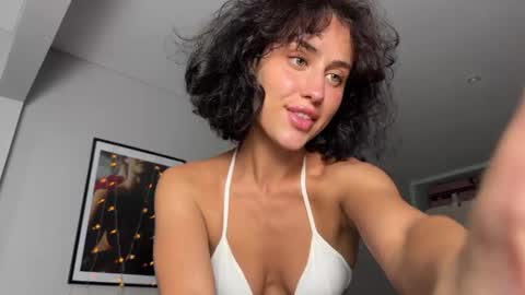 Snapshot of flaming_hotty chatting on 11.09.25 Eva online show from 11.09.25