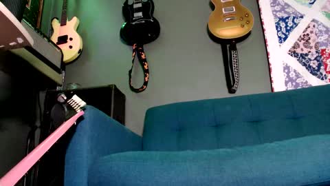 Flannel Dong online show from 11.27.25