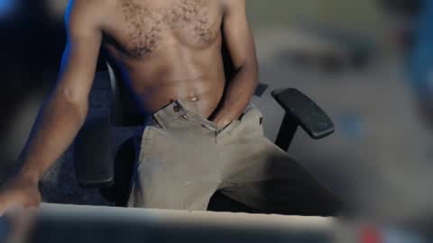 Snapshot of flawedadonis chatting on 10.06.25 flawedadonis online show from 10.06.25