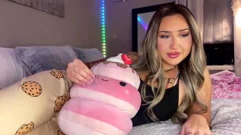 Snapshot of flexyroxxxy chatting on 01.15.25 Roxy online show from 01.15.25