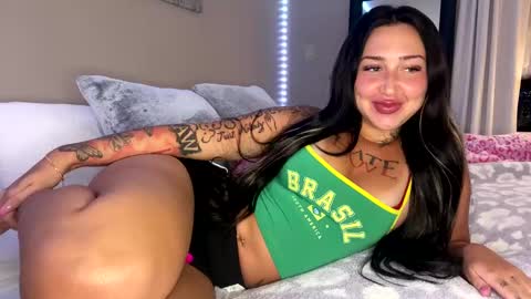 Snapshot of flexyroxxxy chatting on 02.18.25 Roxy online show from 02.18.25