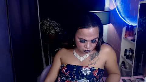 Snapshot of flirtangel93 chatting on 02.11.25 Angel online show from 02.11.25