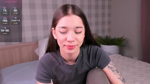 Snapshot of flirtykitty_ chatting on 01.18.25 Emely online show from 01.18.25