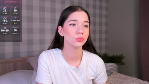 Snapshot of flirtykitty_ chatting on 01.25.25 Emely online show from 01.25.25