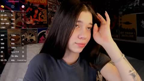 Snapshot of flirtykitty_ chatting on 02.28.25 Emely online show from 02.28.25