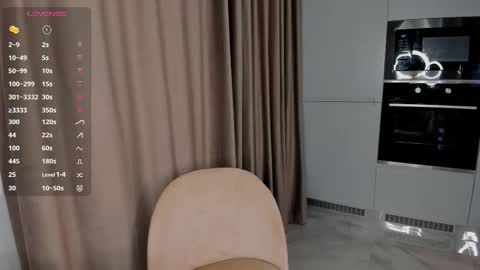 Snapshot of flirtykitty_ chatting on 10.06.25 Emely online show from 10.06.25