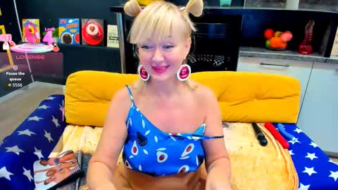 Snapshot of flirtymary chatting on 10.01.25 Mary online show from 10.01.25