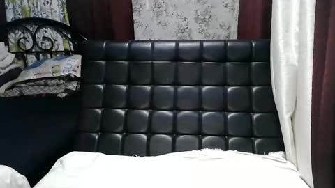 Snapshot of flirtymistressx chatting on 10.28.25 FlirtyMistressX online show from 10.28.25