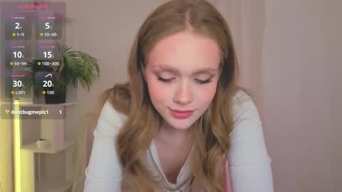Snapshot of flirtypixy chatting on 09.29.25 Polly online show from 09.29.25