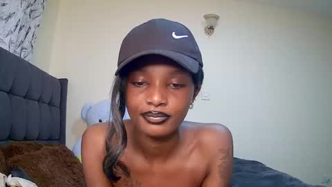 Snapshot of flirtyy_sheery chatting on 12.14.24 sheery online show from 12.14.24