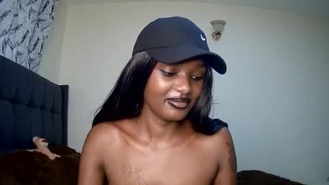 Snapshot of flirtyy_sheery chatting on 01.24.25 sheery online show from 01.24.25