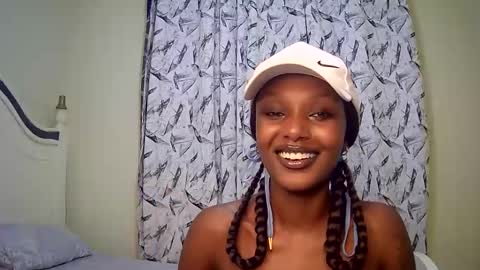 Snapshot of flirtyy_sheery chatting on 03.07.25 sheery online show from 03.07.25