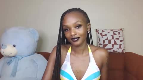 Snapshot of flirtyy_sheery chatting on 12.15.25 sheery online show from 12.15.25