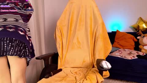 Snapshot of flonodo chatting on 01.08.25 Eliza online show from 01.08.25