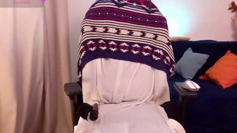 Snapshot of flonodo chatting on 02.10.25 Eliza online show from 02.10.25