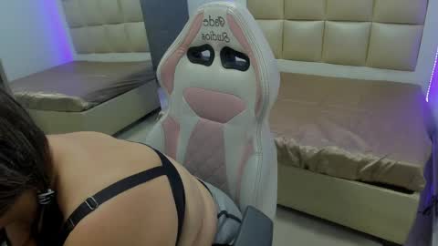 flora_js_ online show from 04.14.26