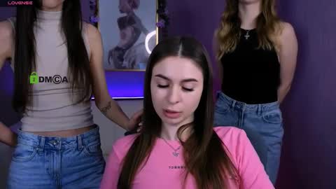 Snapshot of flora_ri chatting on 02.03.26 just ask me online show from 02.03.26