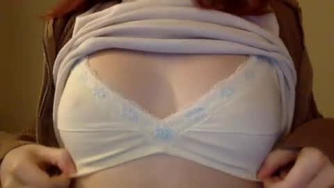 Snapshot of floraexploration chatting on 02.02.25 floraexploration online show from 02.02.25