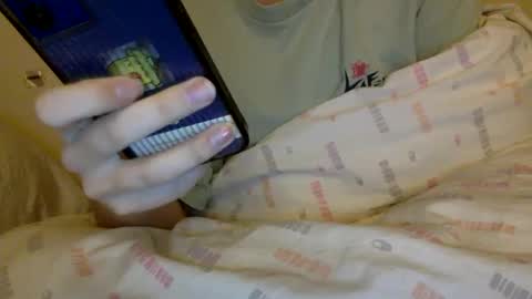 Snapshot of floraexploration chatting on 02.11.25 floraexploration online show from 02.11.25