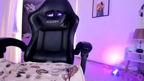 Its a pleasure to meet you. Im Flower. Help me reach 1k. Follow me. online show from 04.19.26