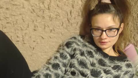 say meow and send tip  online show from 12.19.24