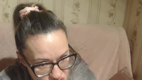 say meow and send tip  online show from 12.20.25