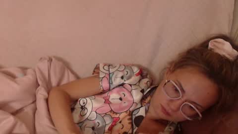 Snapshot of flowercandydoll13 chatting on 07.09.26 say meow and send tip online show from 07.09.26