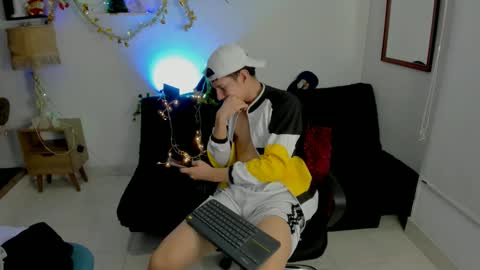 flowers109 online show from 12.27.24