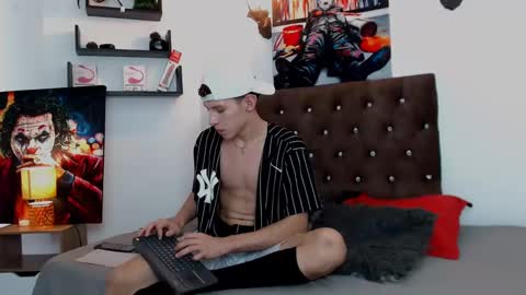 flowers109 online show from 01.16.25