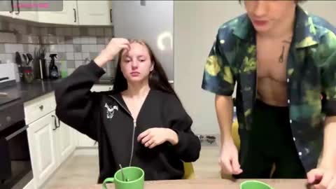 flowerscouple online show from 03.03.26