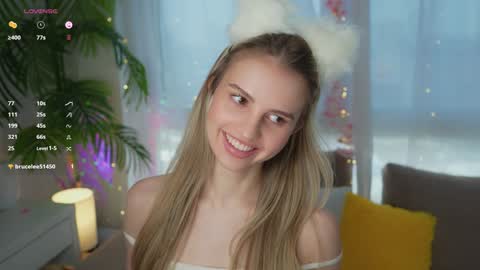 Snapshot of fluffy_angel chatting on 12.26.24 Adeline online show from 12.26.24