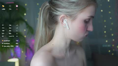 Snapshot of fluffy_angel chatting on 01.27.25 Adeline online show from 01.27.25
