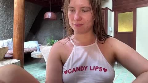 Snapshot of fluffy_bunnyxxx chatting on 01.10.25 fluffy_bunnyxxx online show from 01.10.25
