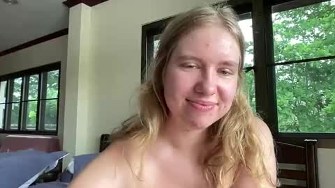 Snapshot of fluffy_bunnyxxx chatting on 03.10.25 fluffy_bunnyxxx online show from 03.10.25