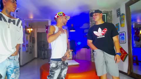 Snapshot of flyckers chatting on 12.06.24 flyckers online show from 12.06.24