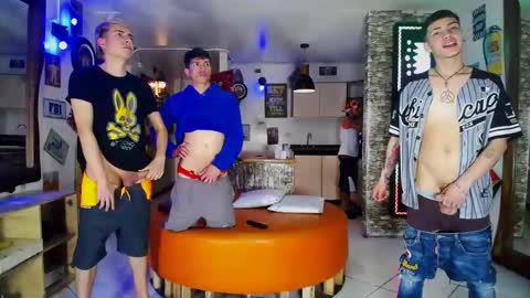 Snapshot of flyckers chatting on 12.23.24 flyckers online show from 12.23.24